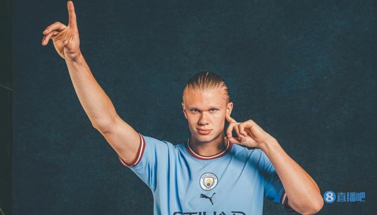 卡拉格批萨拉赫不提利物浦，亨利调解争论（卡拉格抨击萨拉赫未提利物浦，亨利介入调解）