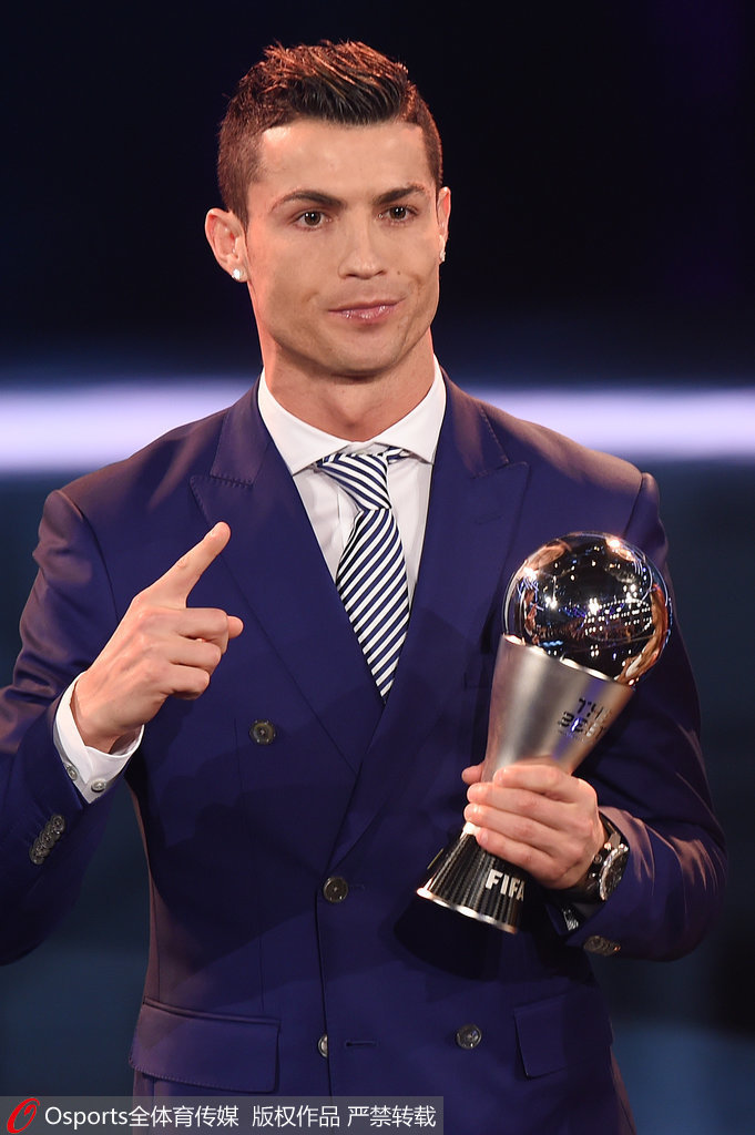 曼联陷入困境，阿莫林嘲笑梅努问题引发球迷怒火