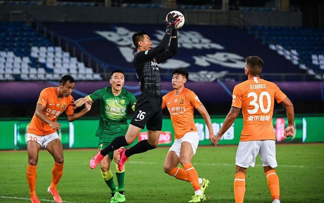 足球世界杯预选赛爆大冷，排名前五的强队遭淘汰（世界杯预选赛爆出大冷门，世界前五劲旅纷纷出局）