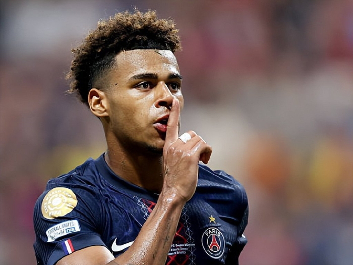 默森：斯凯利在防守时走神了，不过卡尔的进球确实精彩绝伦（默森：斯凯利防守走神，但卡尔这粒进球堪称惊艳）