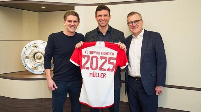 首圈，维斯塔潘起步良好抢到首位，皮亚斯特里挤进内线并过掉诺里斯上至第2，诺里斯第3。