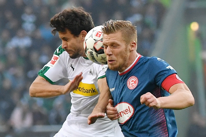 拉波尔塔回应弗洛伦蒂诺：皇马患上巴萨综合症，总是关注我们（拉波尔塔反击弗洛伦蒂诺：皇马陷入“巴萨情结”，总盯着我们）