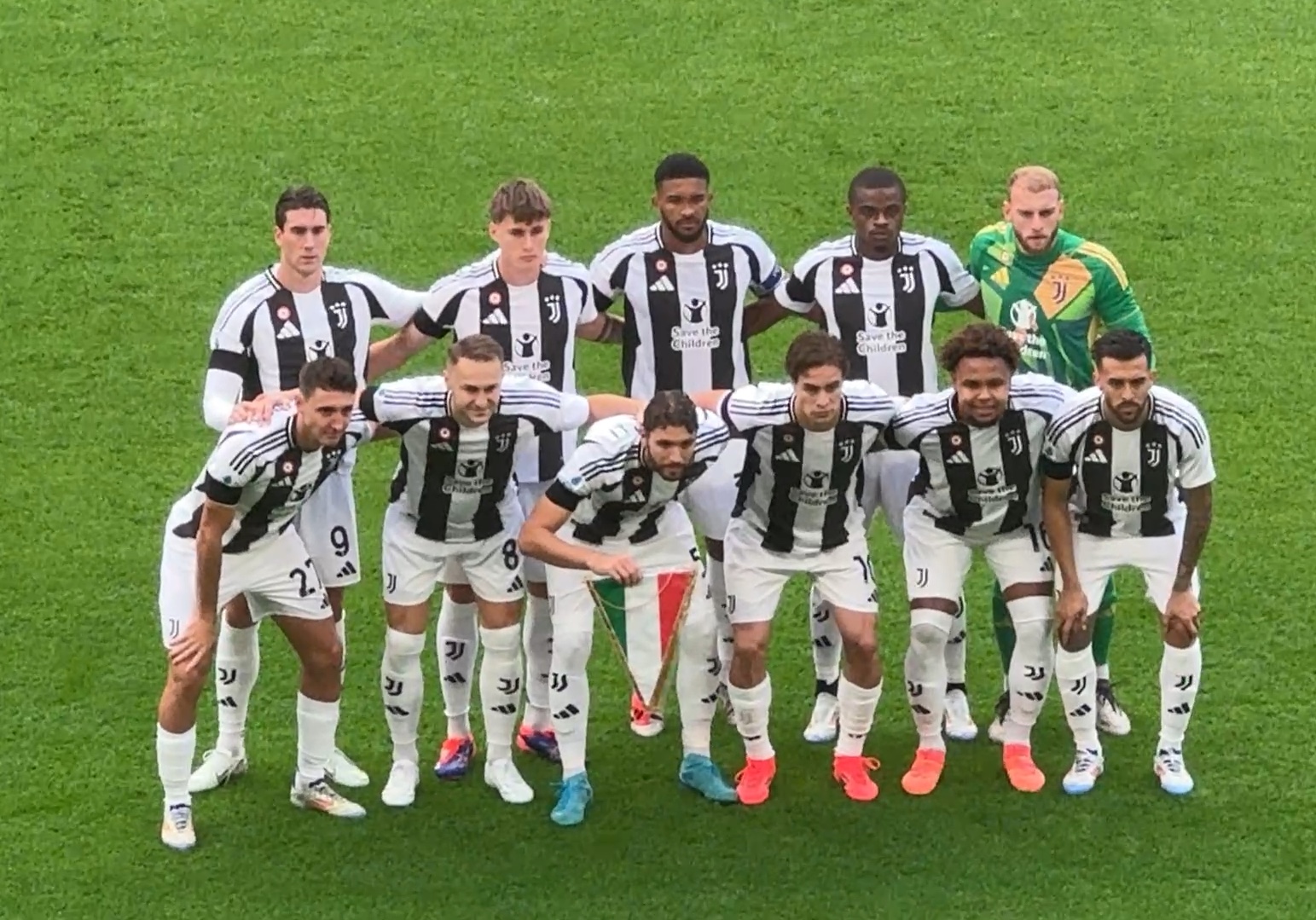 库蒂尼奥身价下降到350万欧，巅峰身价1.5亿，本赛季52场11球（库蒂尼奥由1.5亿巅峰跌至350万欧：本季52场收获11球）