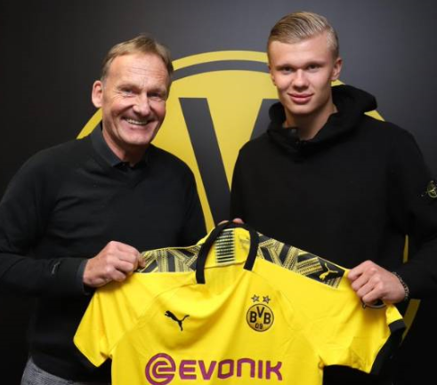 中超历年冠军回顾：深圳健力宝夺元年冠军，海港完成三连冠（中超冠军盘点：深圳健力宝斩获元年桂冠，海港成就三连冠）