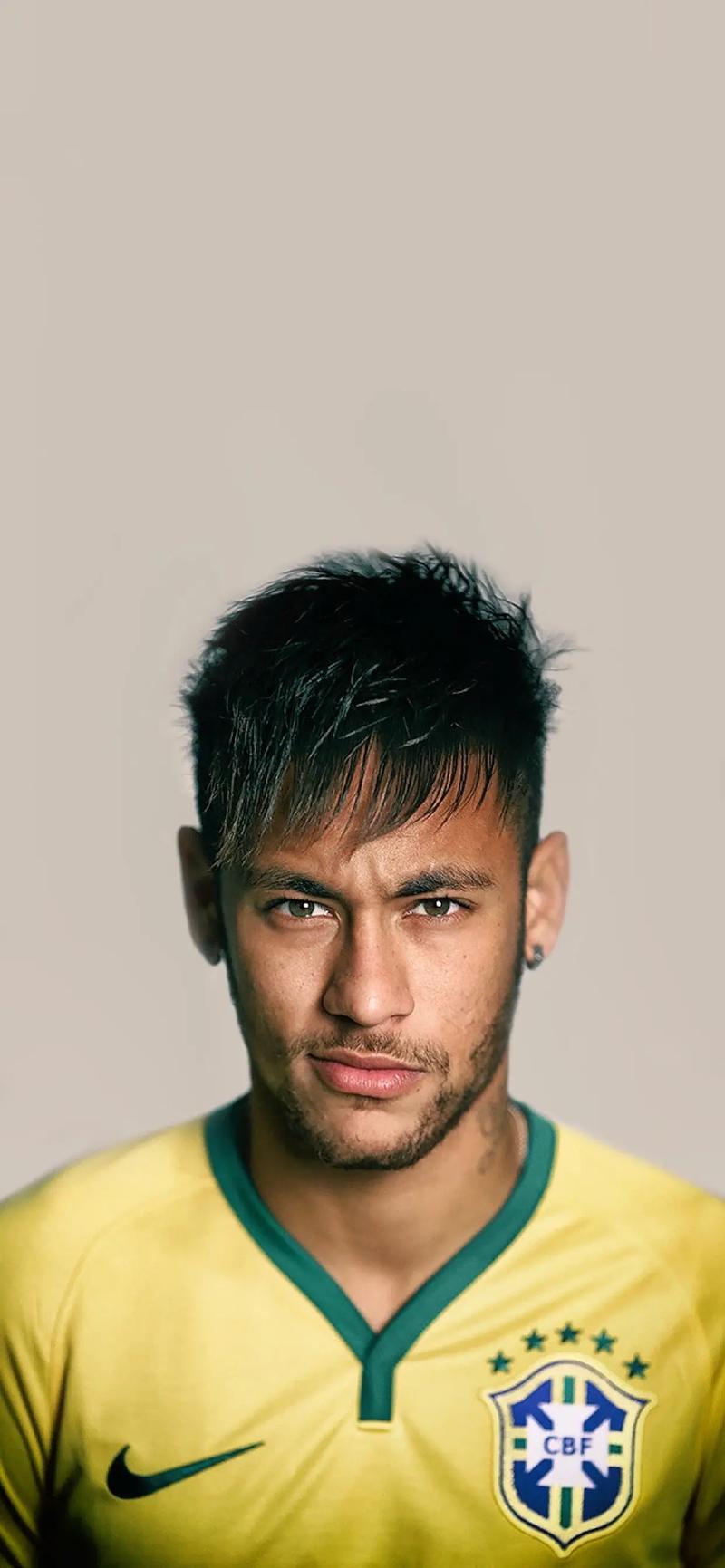 曼联1-1遭保级队逼平引热议，球迷愤怒点评，揪出最大罪人（曼联1-1憾平保级队引发热议，球迷震怒点名最大责任人）