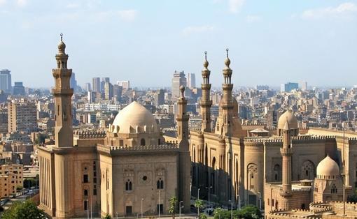 足球报：梅州客家经济困难无法妥善解决，也没总经理主持局面（足球报：梅州客家财务难题迟迟未解，总经理缺位无人主事）