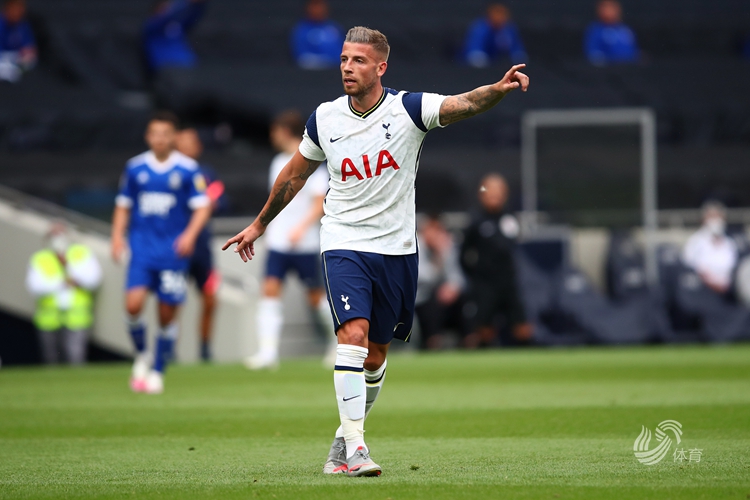 曼晚：部分球员不满阿莫林的战术打法，谢什科可改变这一局面（曼晚：更衣室对阿莫林战术存不满，谢什科被看好扭转局势）