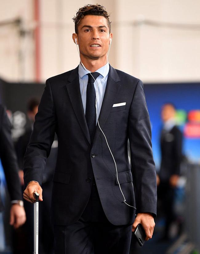 媒体：巴黎球员维蒂尼亚当选葡萄牙本年度最佳球员（媒体：巴黎中场维蒂尼亚荣膺葡萄牙年度最佳球员）